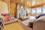 Living Room at Windjammer